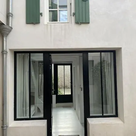 别墅 Elegante Maison De Village Au Coeur De La Noue 圣马丹德雷